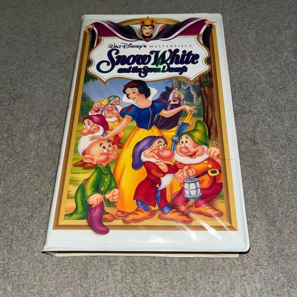 Disney’s Masterpiece Collection Snow White VHS Movie 1524